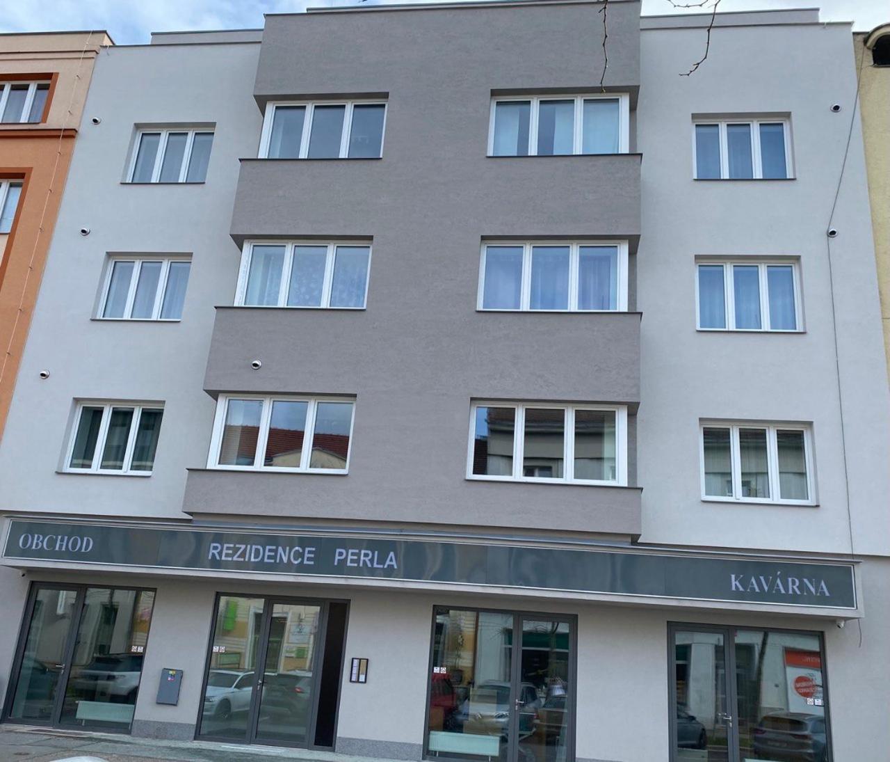 Perla Hradce 202 Apartment Hradec Kralove Bagian luar foto