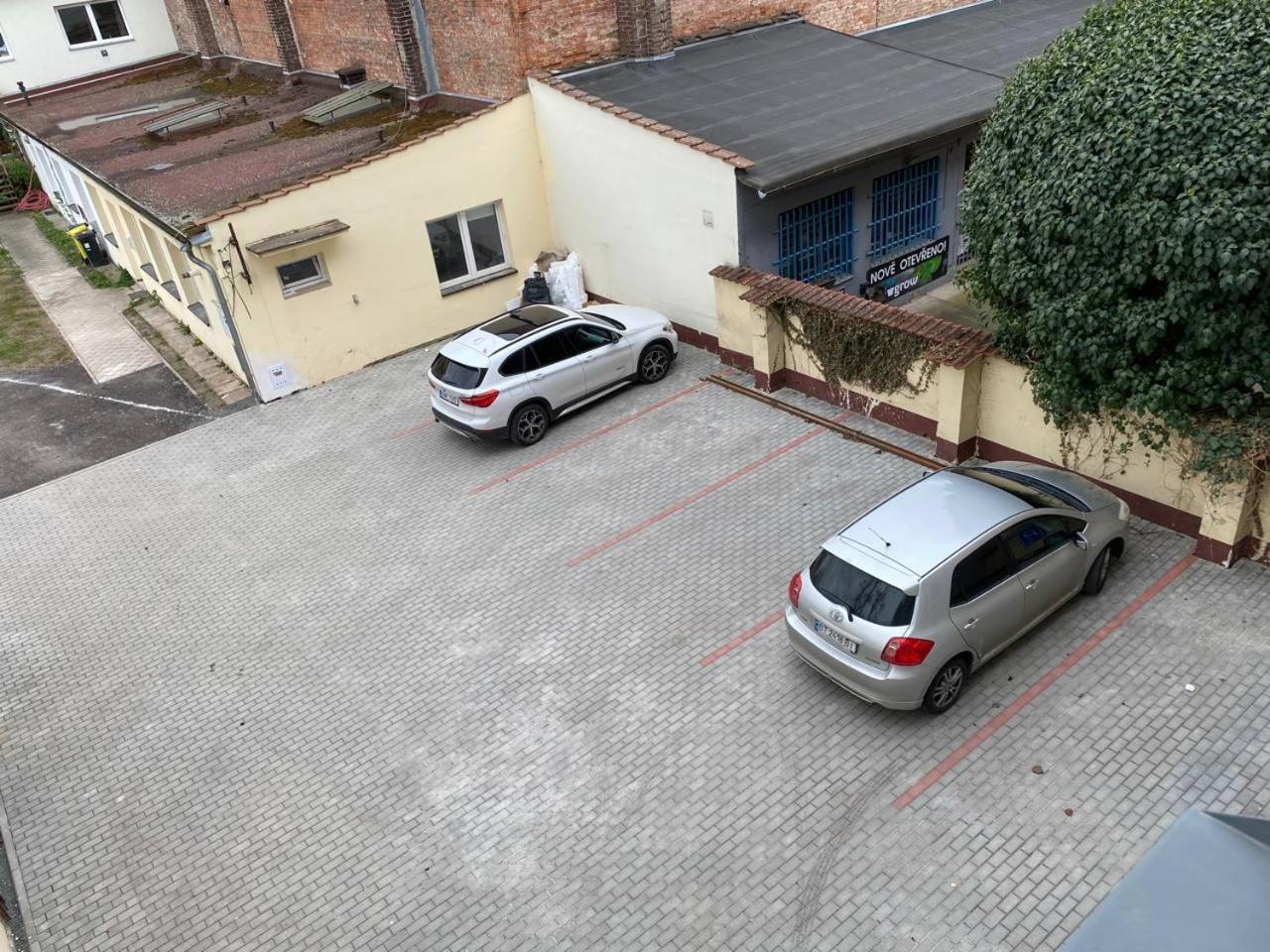 Perla Hradce 202 Apartment Hradec Kralove Bagian luar foto