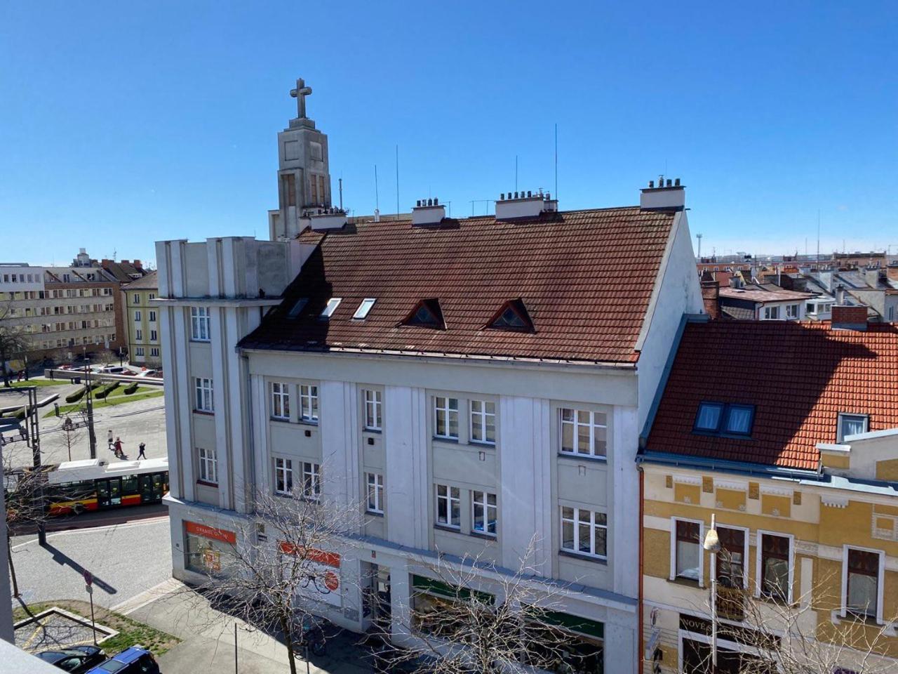 Perla Hradce 202 Apartment Hradec Kralove Bagian luar foto