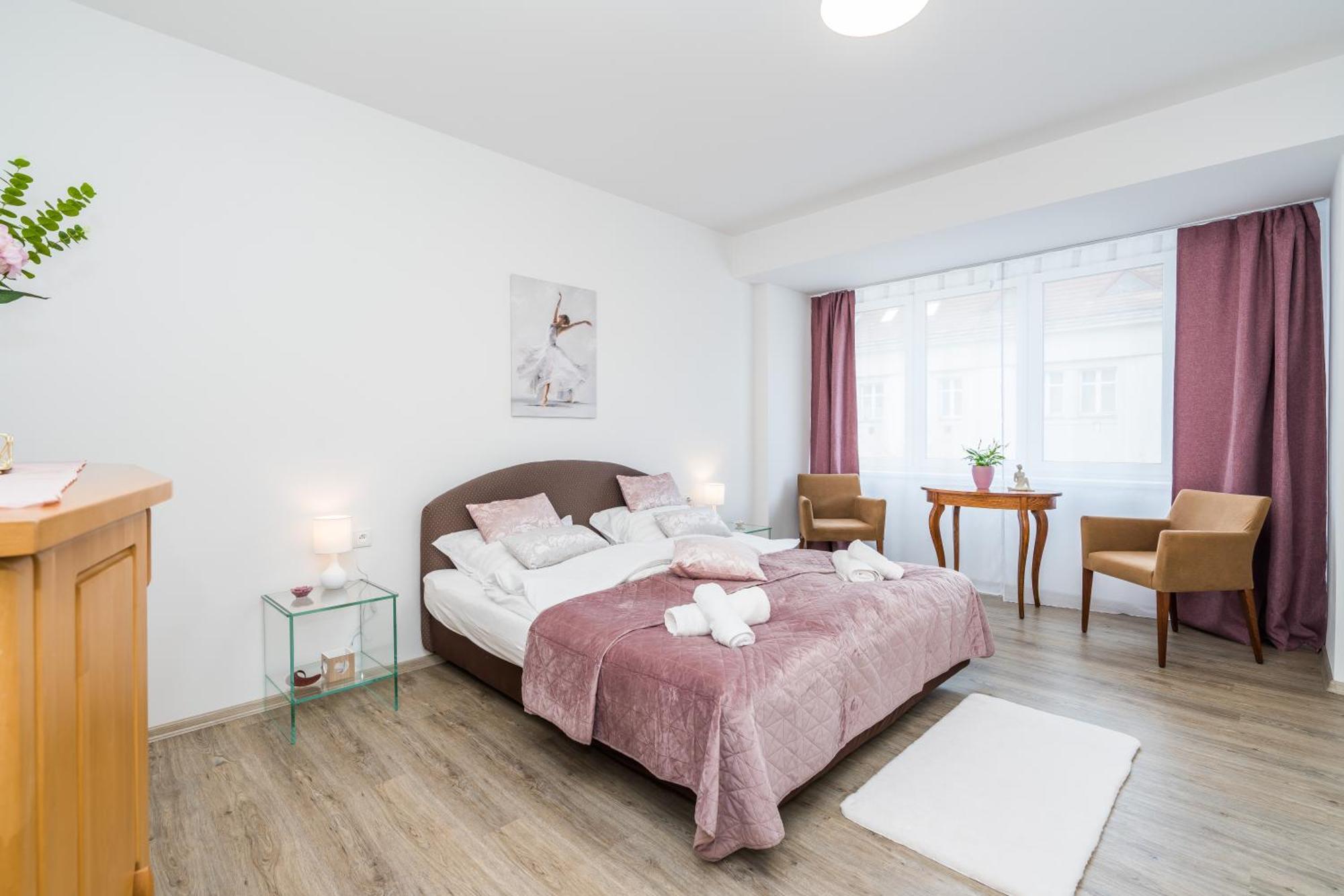 Perla Hradce 202 Apartment Hradec Kralove Bagian luar foto