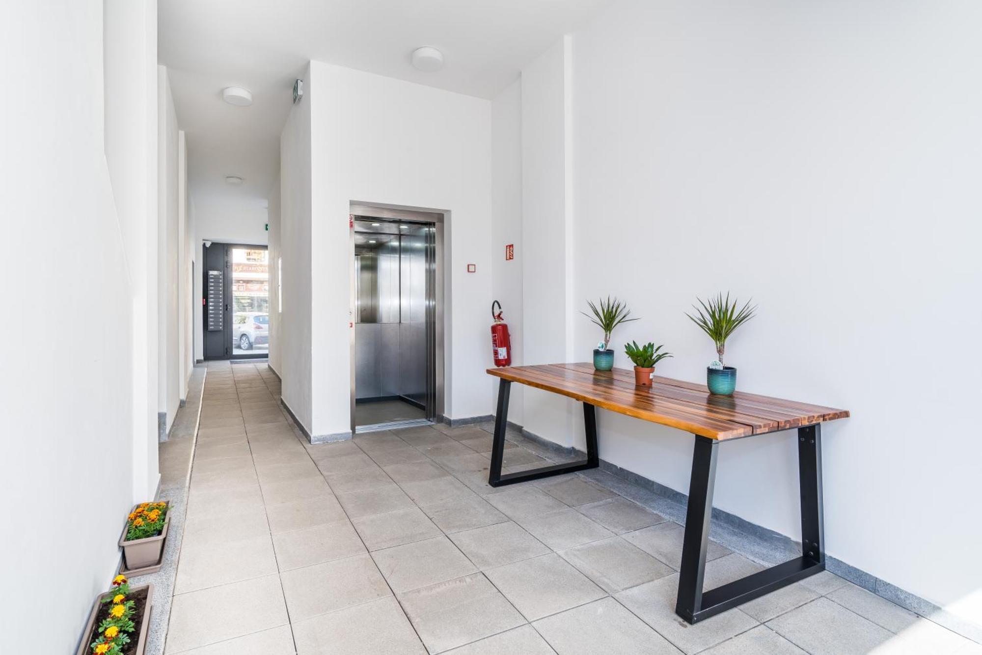 Perla Hradce 202 Apartment Hradec Kralove Bagian luar foto