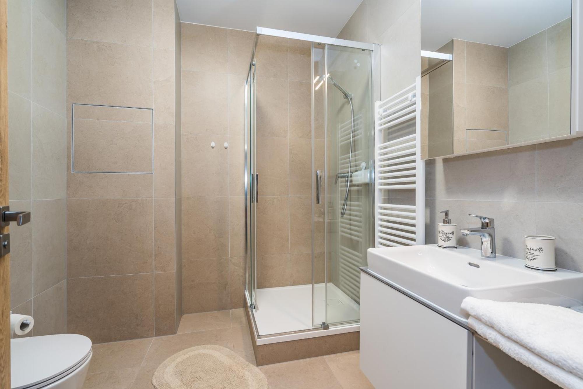 Perla Hradce 202 Apartment Hradec Kralove Bagian luar foto