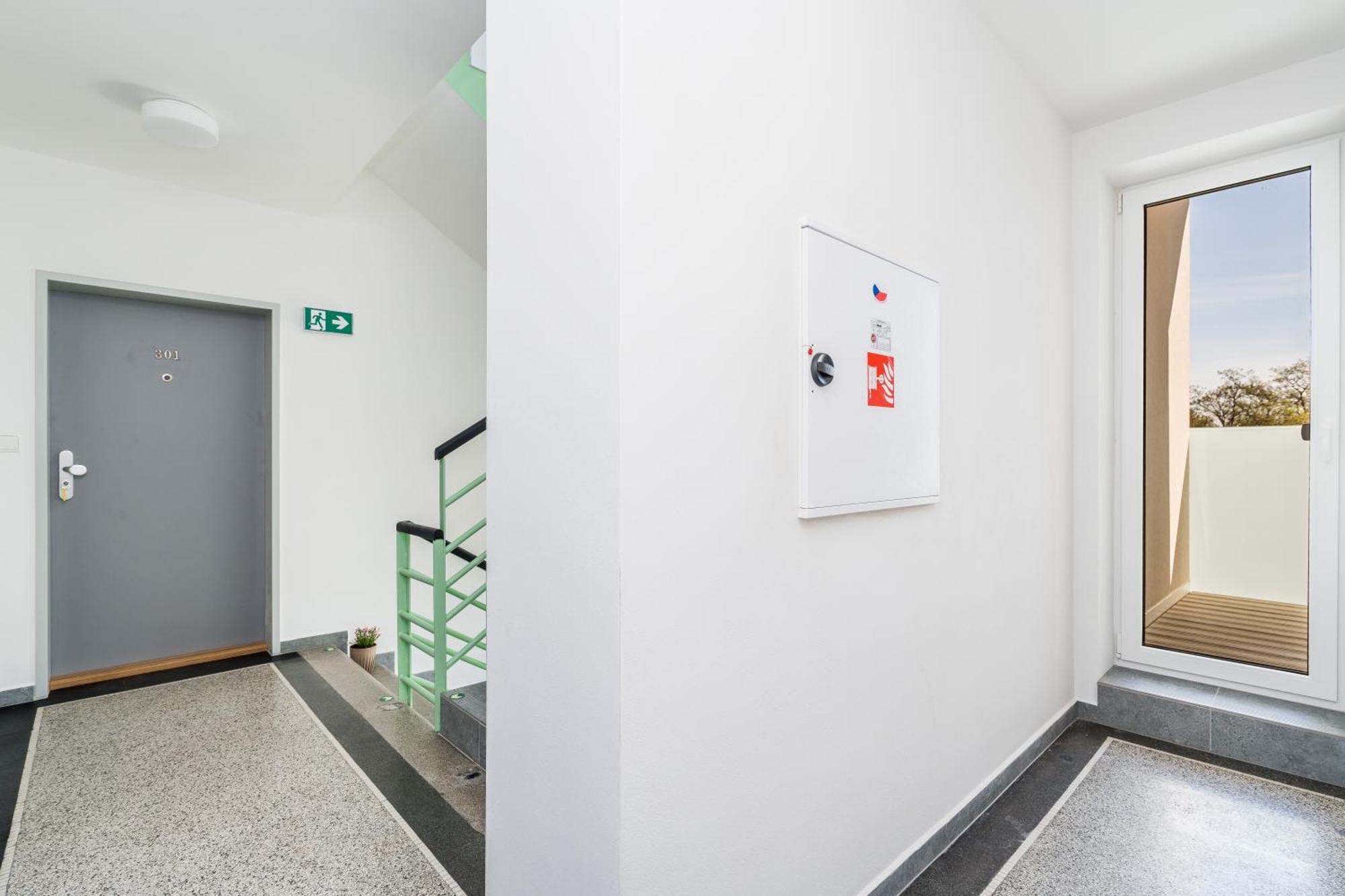 Perla Hradce 202 Apartment Hradec Kralove Bagian luar foto