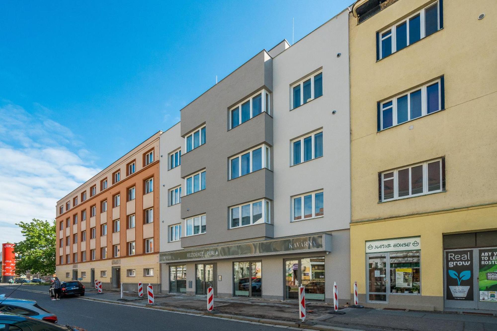 Perla Hradce 202 Apartment Hradec Kralove Bagian luar foto
