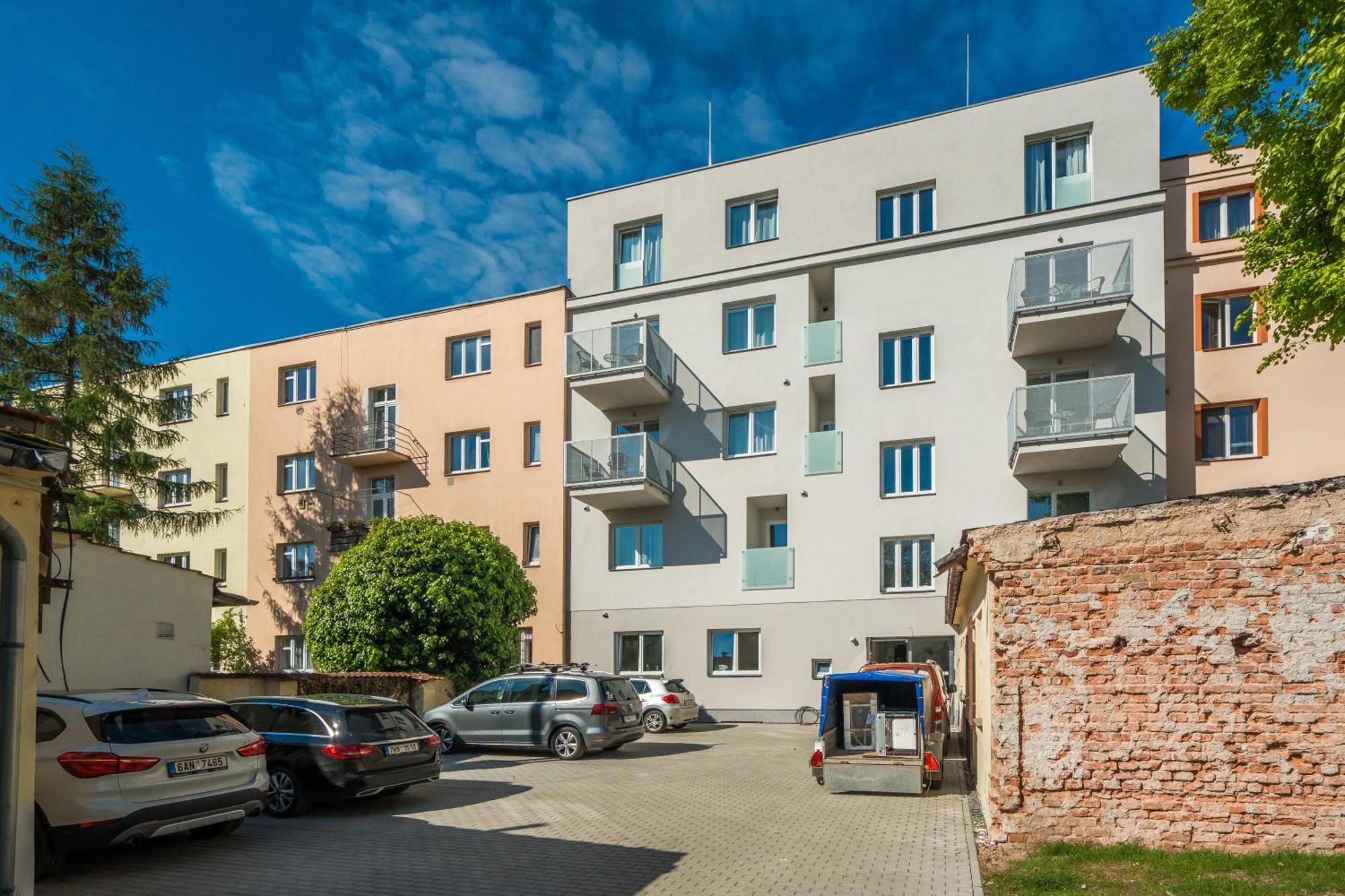 Perla Hradce 202 Apartment Hradec Kralove Bagian luar foto